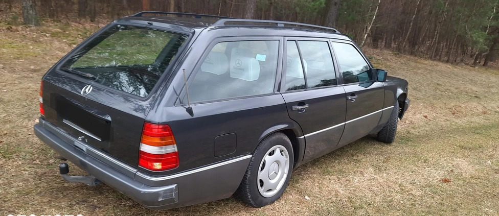 Mercedes-Benz W124 (1984-1993) cena 6400 przebieg: 333115, rok produkcji 1994 z Koszalin małe 121